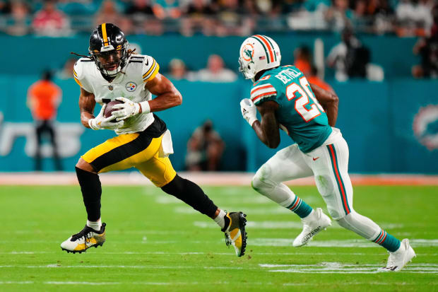 Pittsburgh Steelers v Miami Dolphins