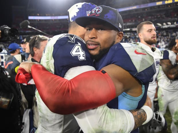 Kevin Byard Randomly Signed a Bunch of Autographs for Titans Fans