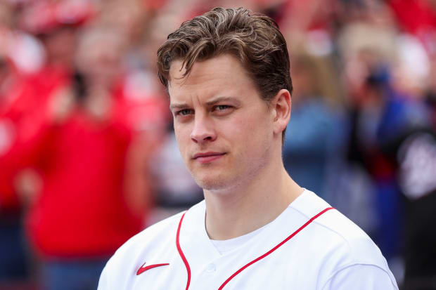 Bengals' star Joe Burrow shows off batting skills, hits bombs in Reds  practice