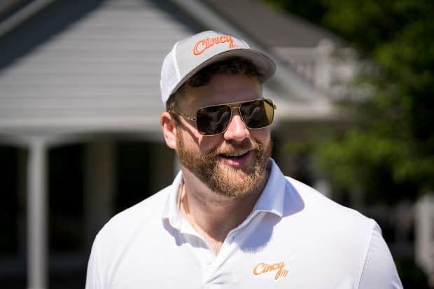 Bengals Exclusive: Ted Karras on The Cincy Hat, Joe Burrow, The O-Line and  MORE 