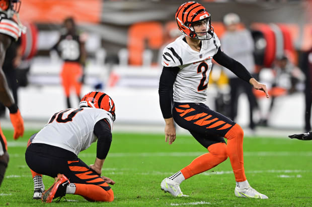 Cincinnati Bengals - Last uniform combo of the year: ⬜ jerseys