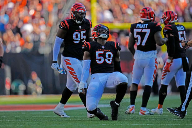 Cincinnati Bengals defensive end Joseph Ossai (58) lines up