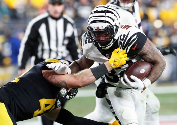 Cincinnati Bengals make final roster cuts, Chris Evans battles for backup  running back role amid injury concerns - BVM Sports