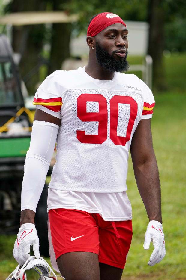 Chiefs' Omenihu suspended first 6 games of 2023 NFL season