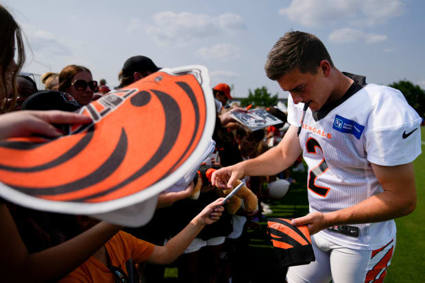 Bengals kicker Evan McPherson spends time with young fans during