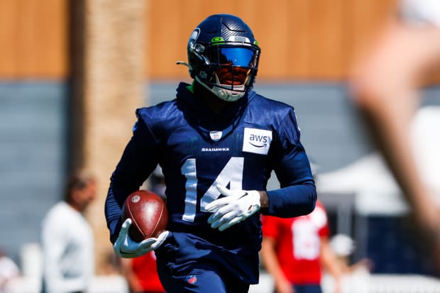 Seahawks' DK Metcalf at training camp but not practicing - BVM Sports