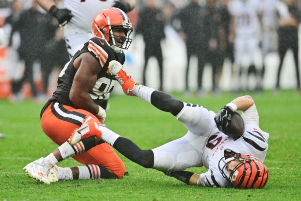 1-0! Cleveland Browns ride strong defense, kicking game to 24-3 season- opening win over Cincinnati Bengals