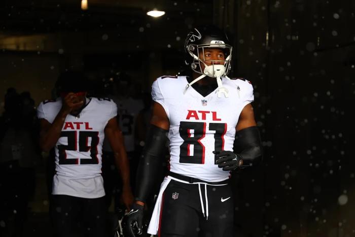 Former Falcons TE Jonnu Smith Quickly Finds New Home