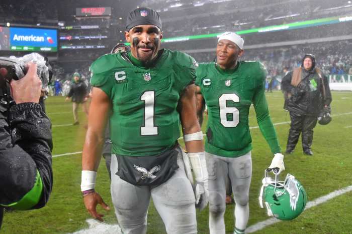 Eagles to wear 'lucky' Kelly Green throwback uniforms late in 2024 season