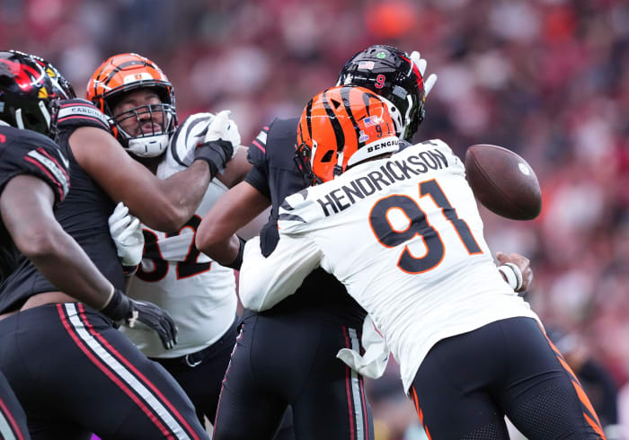 Cincinnati Bengals are sacking QBs again, and it's keeping the defense ...
