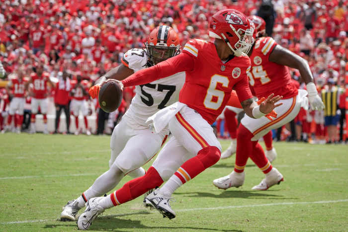 Chiefs' Chris Oladokun Simulating Ravens QB Lamar Jackson In Practice ...