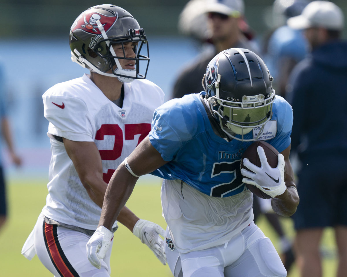 Tennessee Titans wide receiver Robert Woods (2) against the