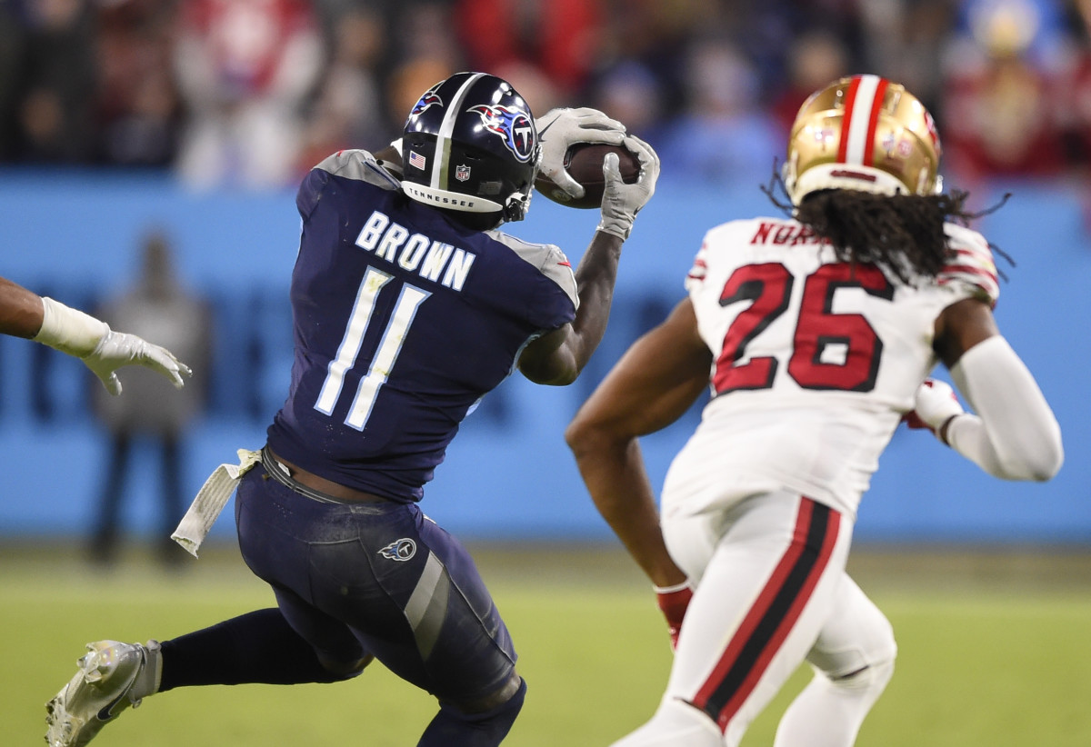 Tennessee Titans wide receiver A.J. Brown (11) makes the catch