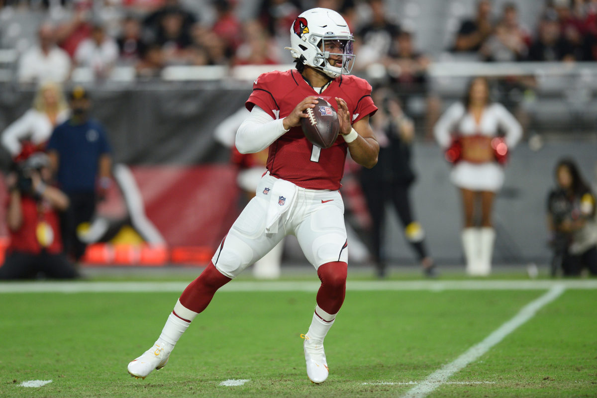 Arizona Cardinals quarterback Kyler Murray (1) drops back to pass during  the first half of an