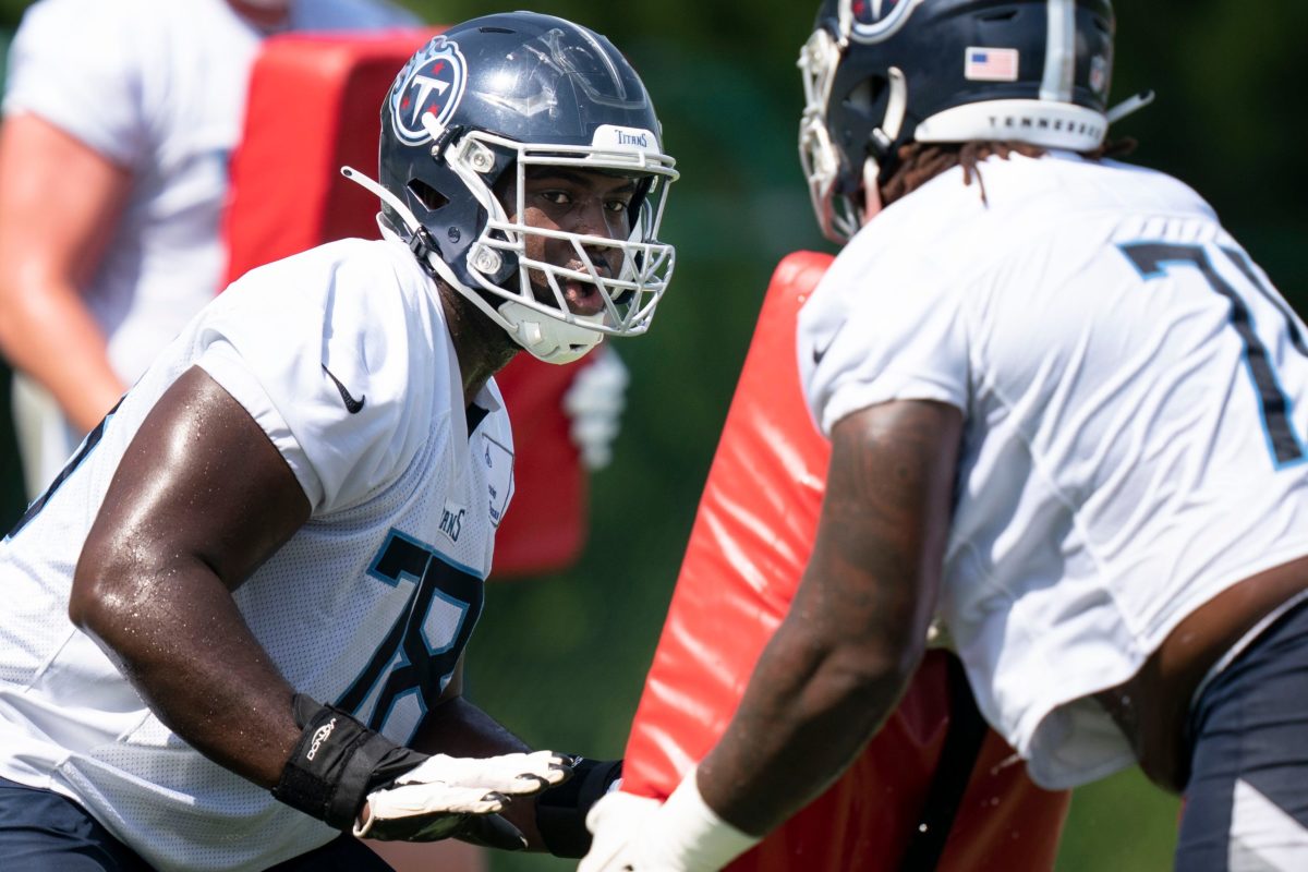 Nicholas Petit-Frere gaining ground in Tennessee Titans camp battle