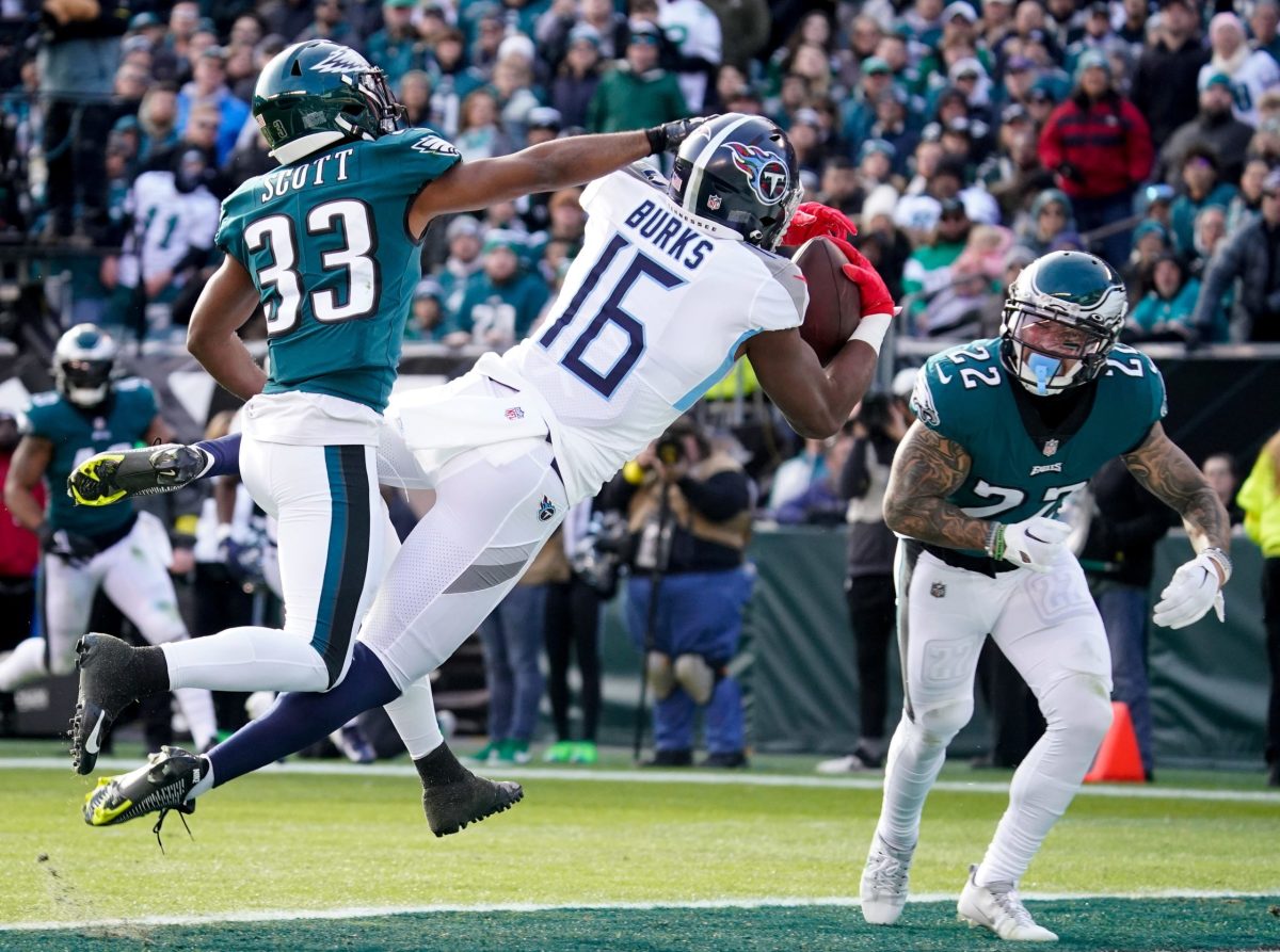 Jalen Hurts has 3 TD passes plus TD run, Eagles beat Titans 35-10