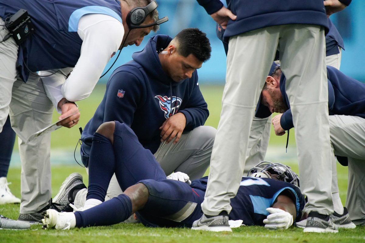 January 7, 2023: Tennessee Titans head coach Mike Vrabel walks of the field  after the Jacksonville Jaguars defeated the Tennessee Titans 20-16 to win  the AFC South Division in Jacksonville, FL. Romeo