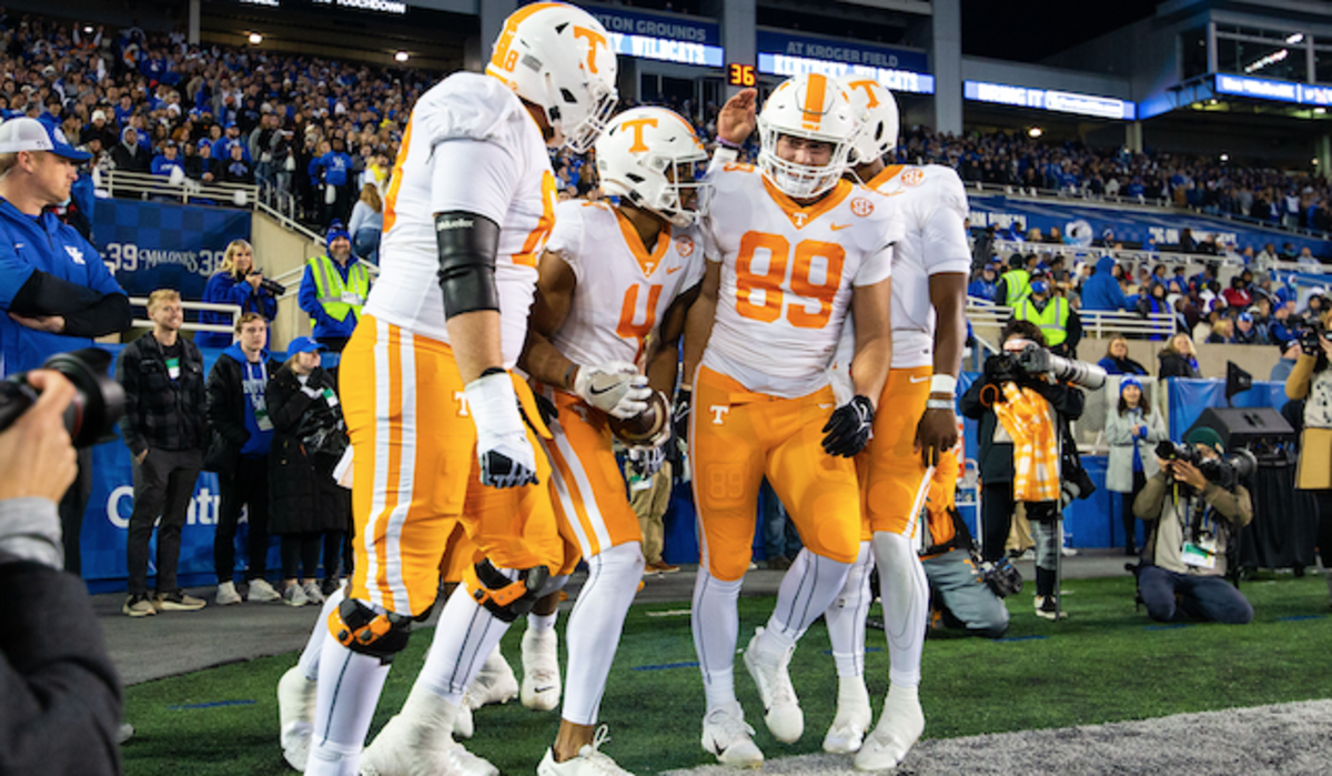 Tennessee Vols assistant inadvertently throws shade at former UT