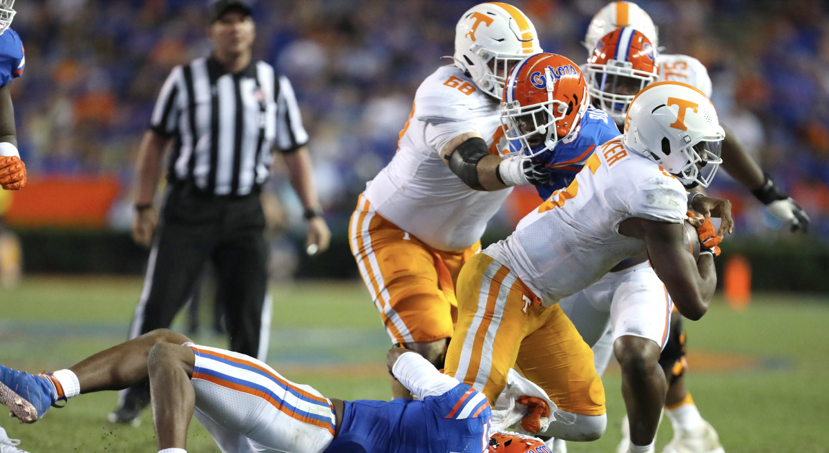 Watch Vols legend gets FIRED up for Tennessee vs Florida matchup this