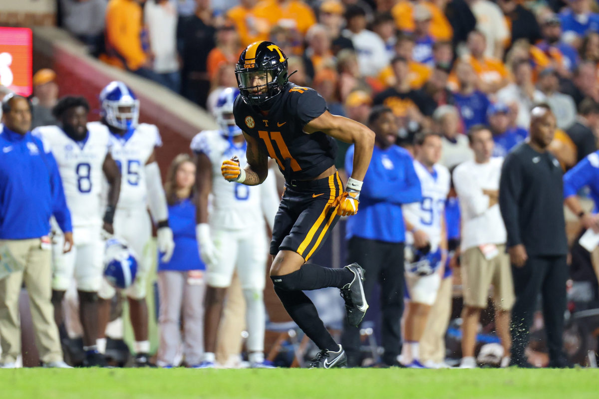 Tennessee's Jalin Hyatt receives the 2022 Biletnikoff Award