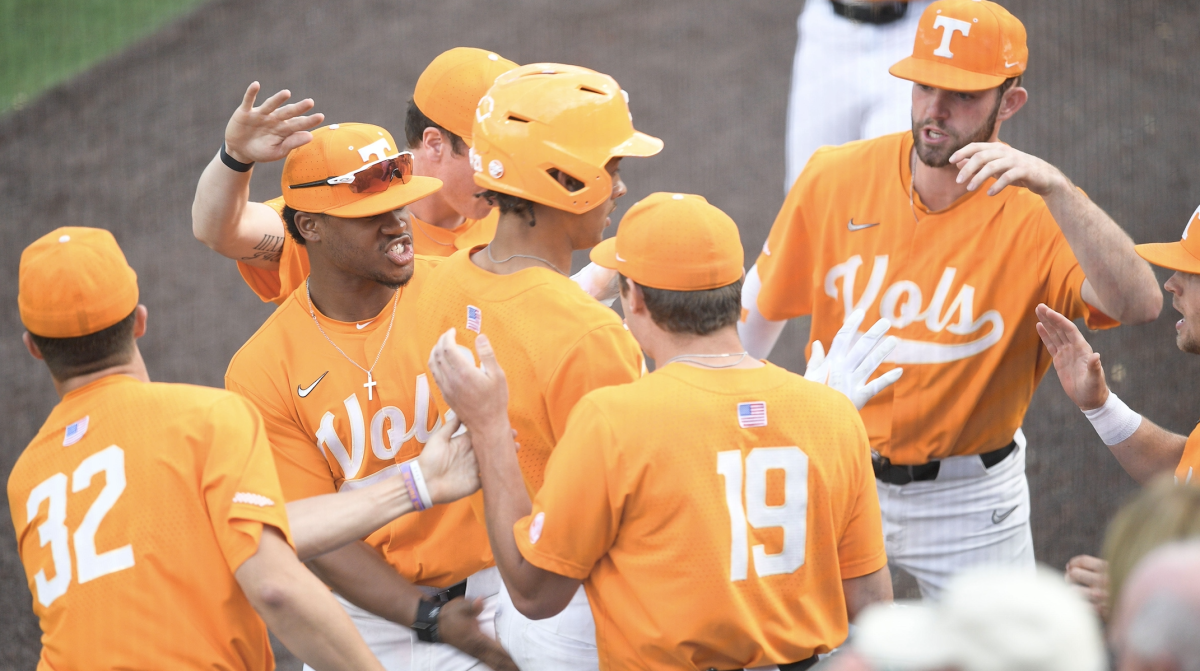 Watch Former Vols baseball star makes incredible play and announcer