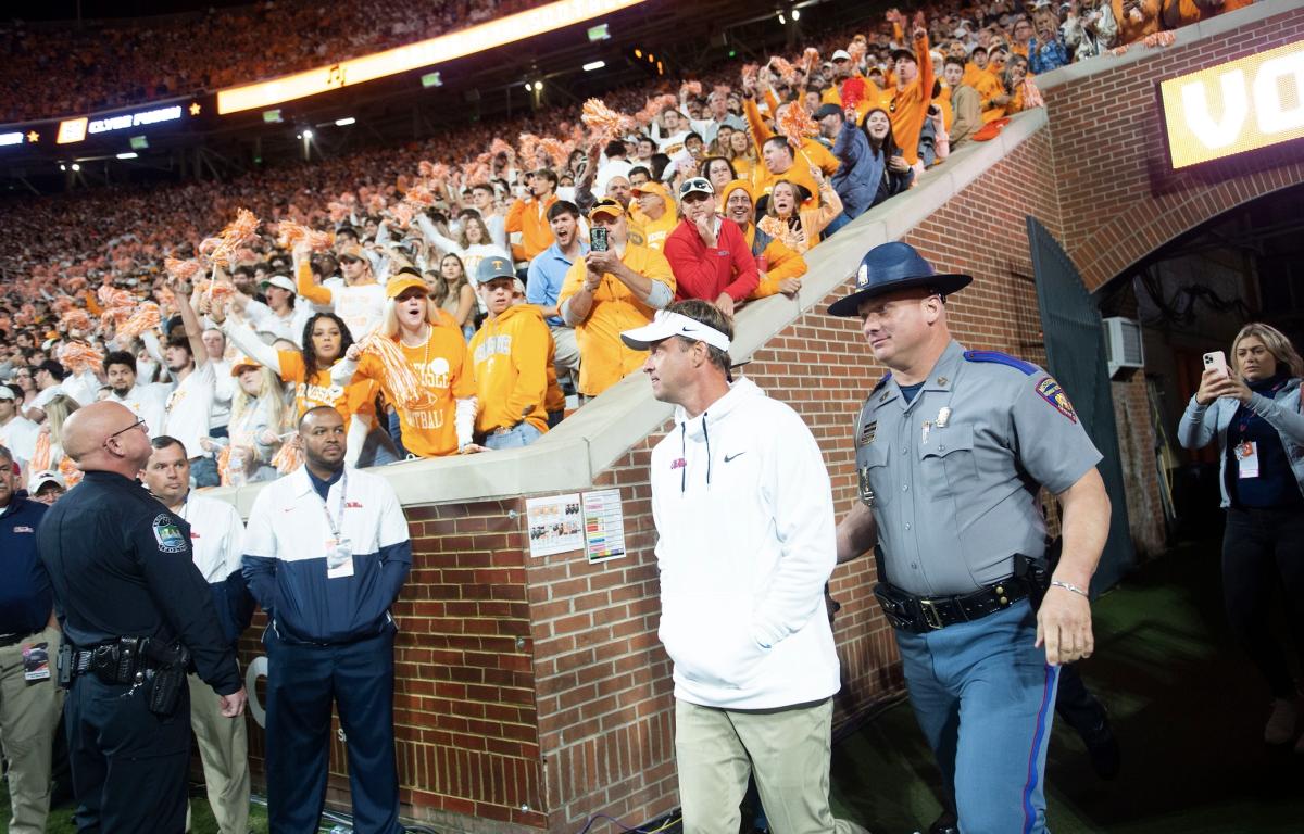 Lane Kiffin sticks it to Tennessee after No. 1-ranked Vols' baseball melts  down in 7-3 loss to Notre Dame