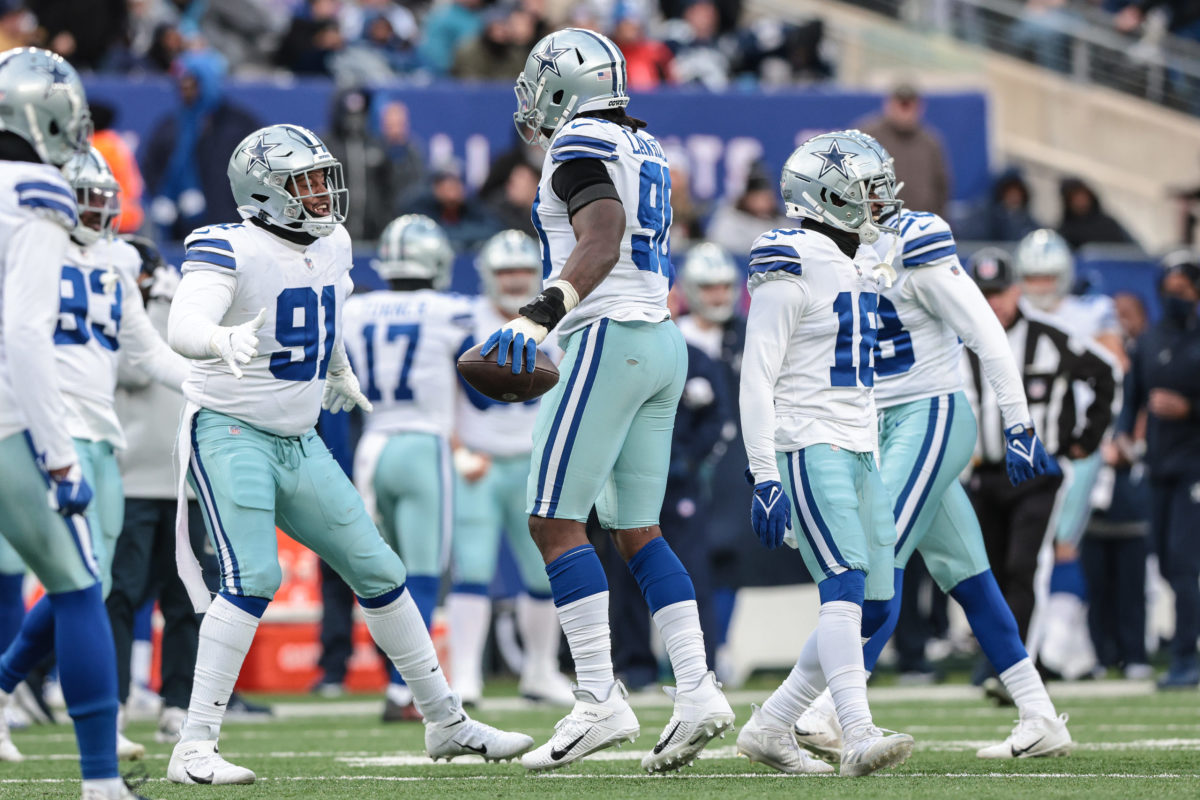 Cowboys' Micah Parsons wears Von Miller t-shirt during warmups