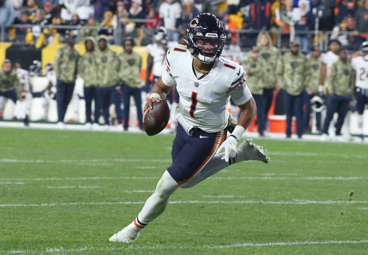 Chicago Bears: Brian Urlacher thinks Justin Fields gets help this offseason