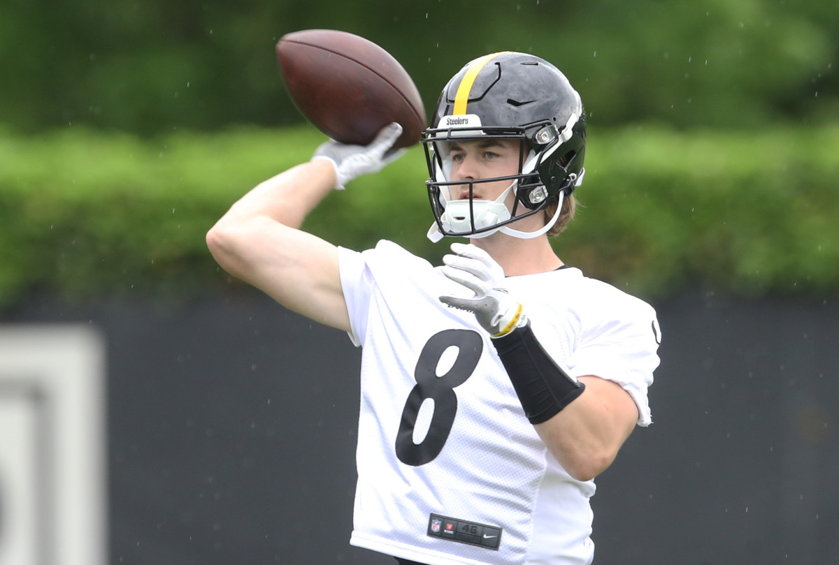 Pittsburgh Steelers list rookie Kenny Pickett atop quarterback depth chart  - ESPN