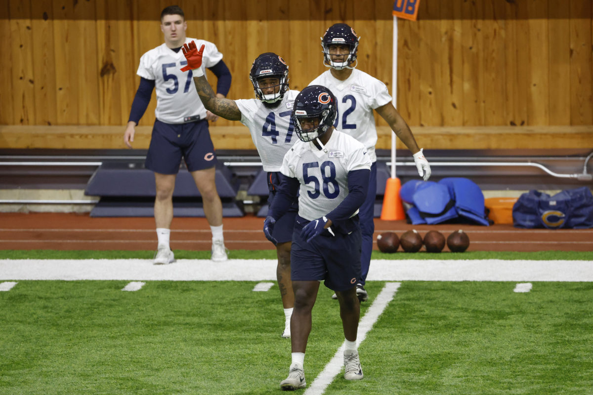 Chicago Bears pick up fifth year option on Roquan Smith