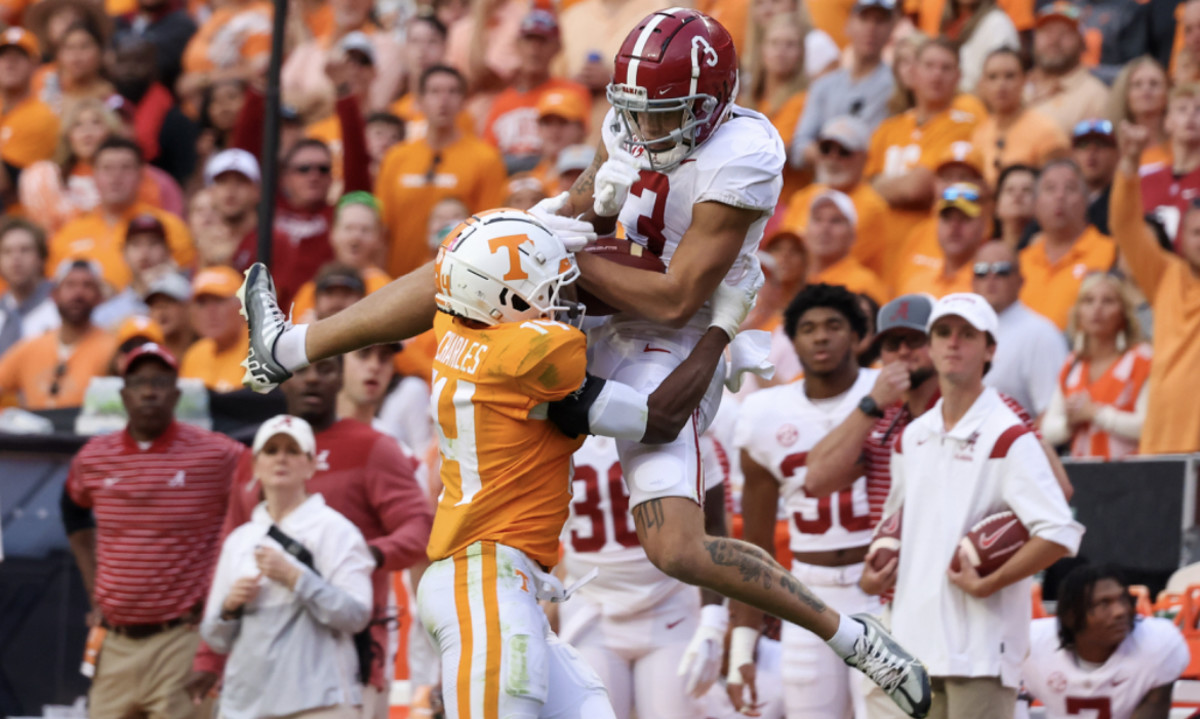 Alabama WR Jermaine Burton addresses incident with female fan at