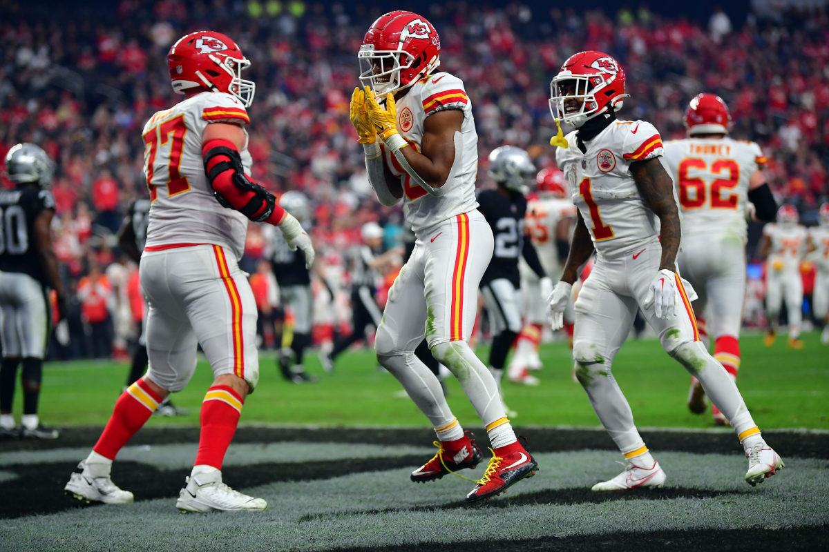 Chiefs rookie Edwards-Helaire could be out until playoffs