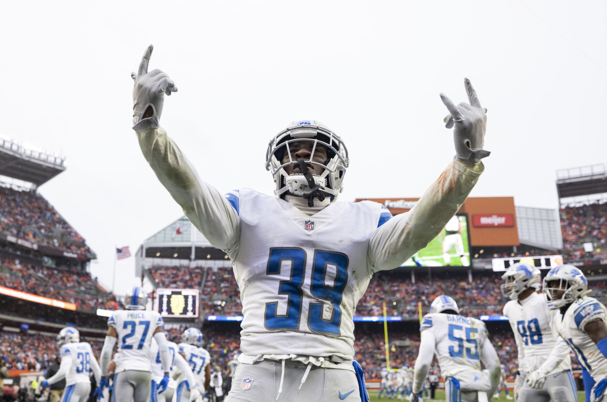 Detroit Lions 53-man roster projection: Jameson Williams remains on NFI to  start the NFL season