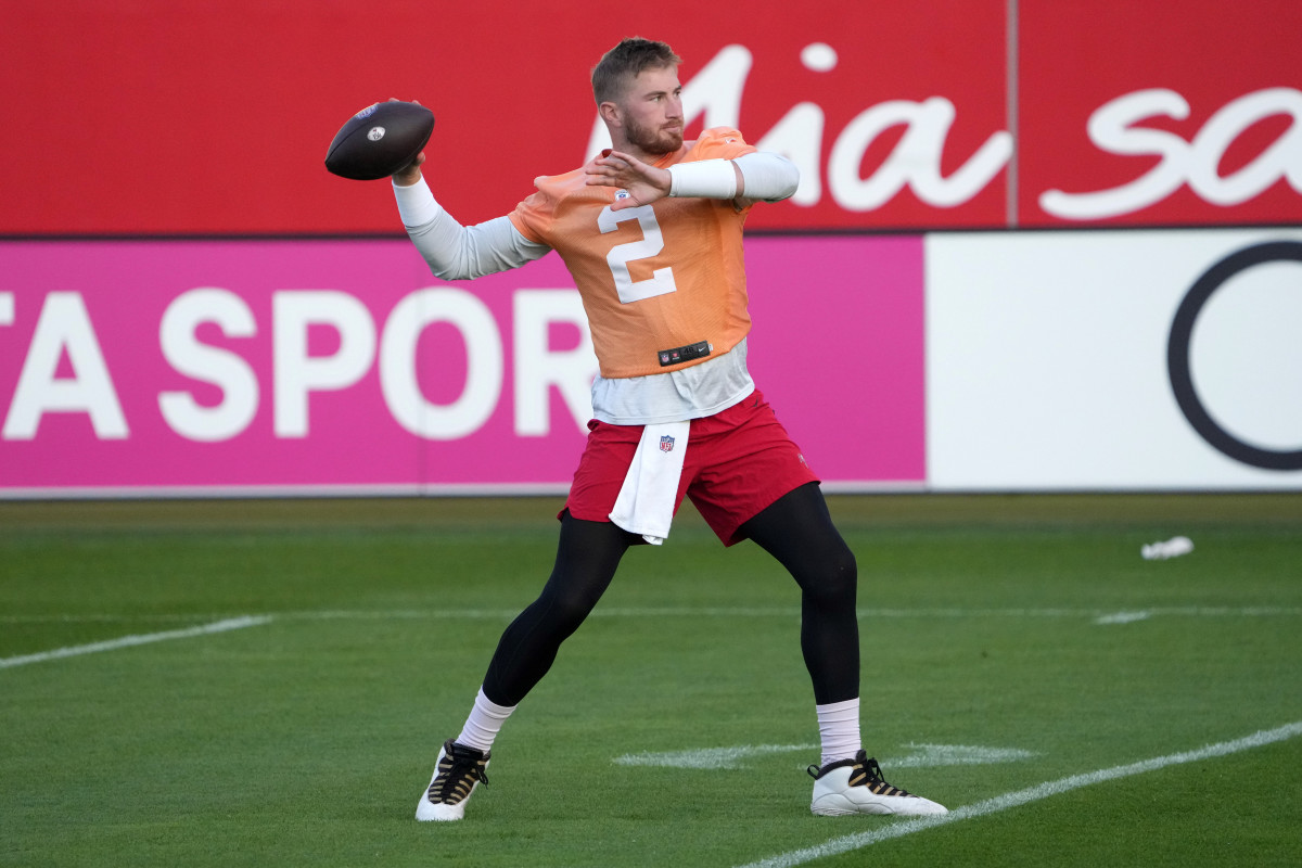 Tampa Bay Buccaneers: No sign of complacency at 1st minicamp practice