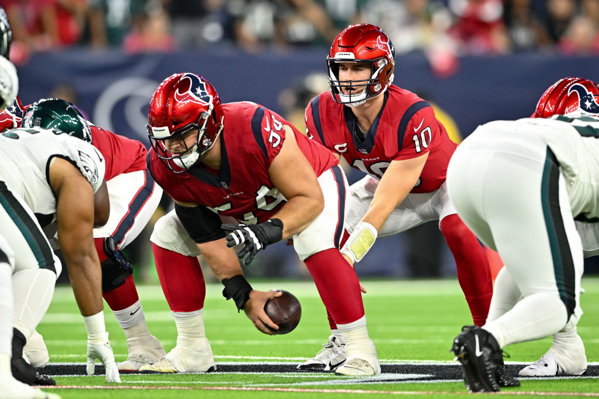 McClain: Roy Lopez leverages his strength in middle for Texans