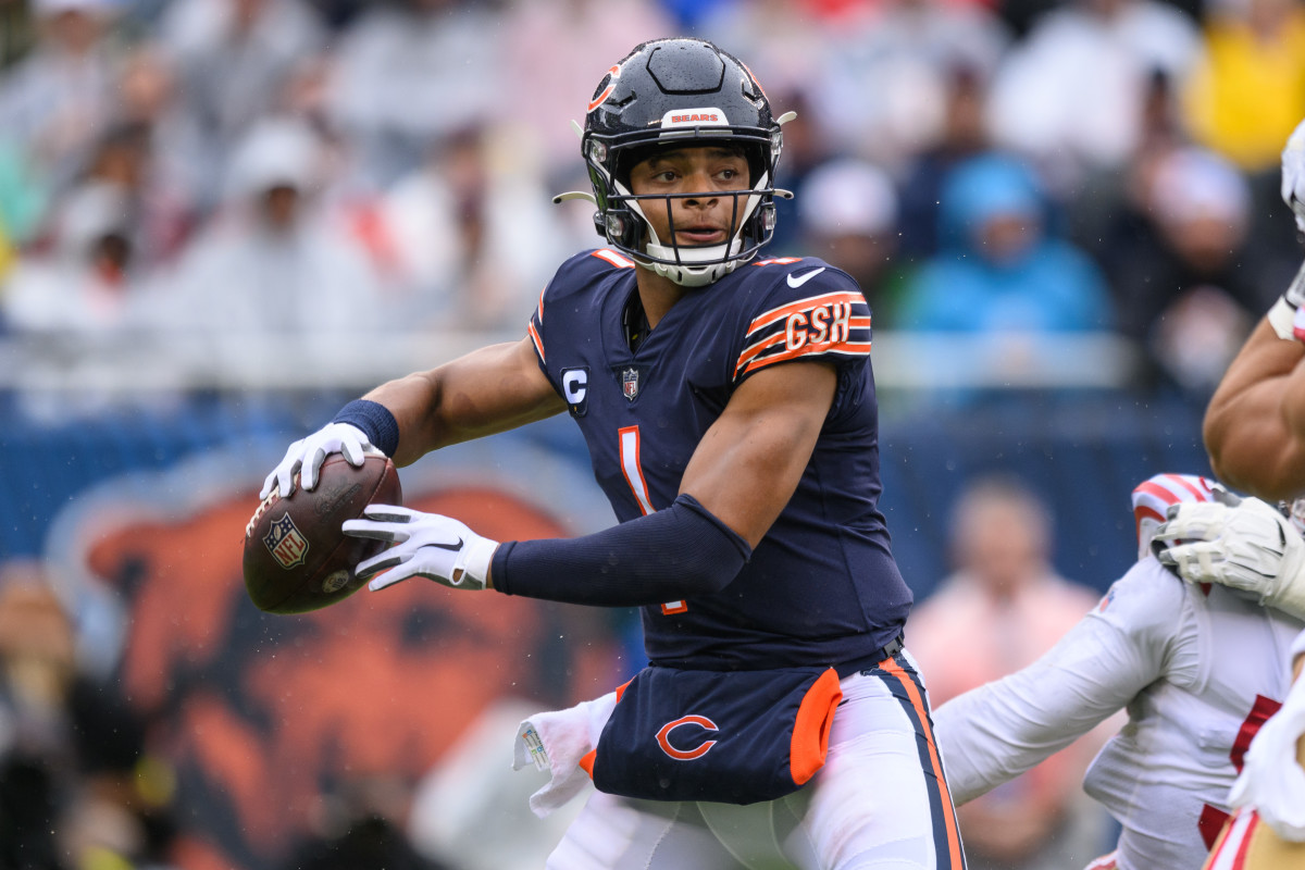 WATCH: Highlights from Bears' 2023 offseason featuring Justin Fields, DJ  Moore