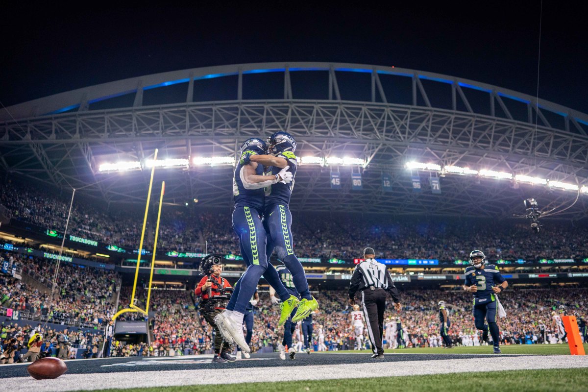 D.K. Metcalf & Tyler Lockett Seattle Duo WHT