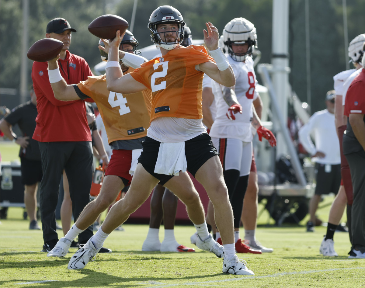 Fans enjoy day one of Buccaneers training camp