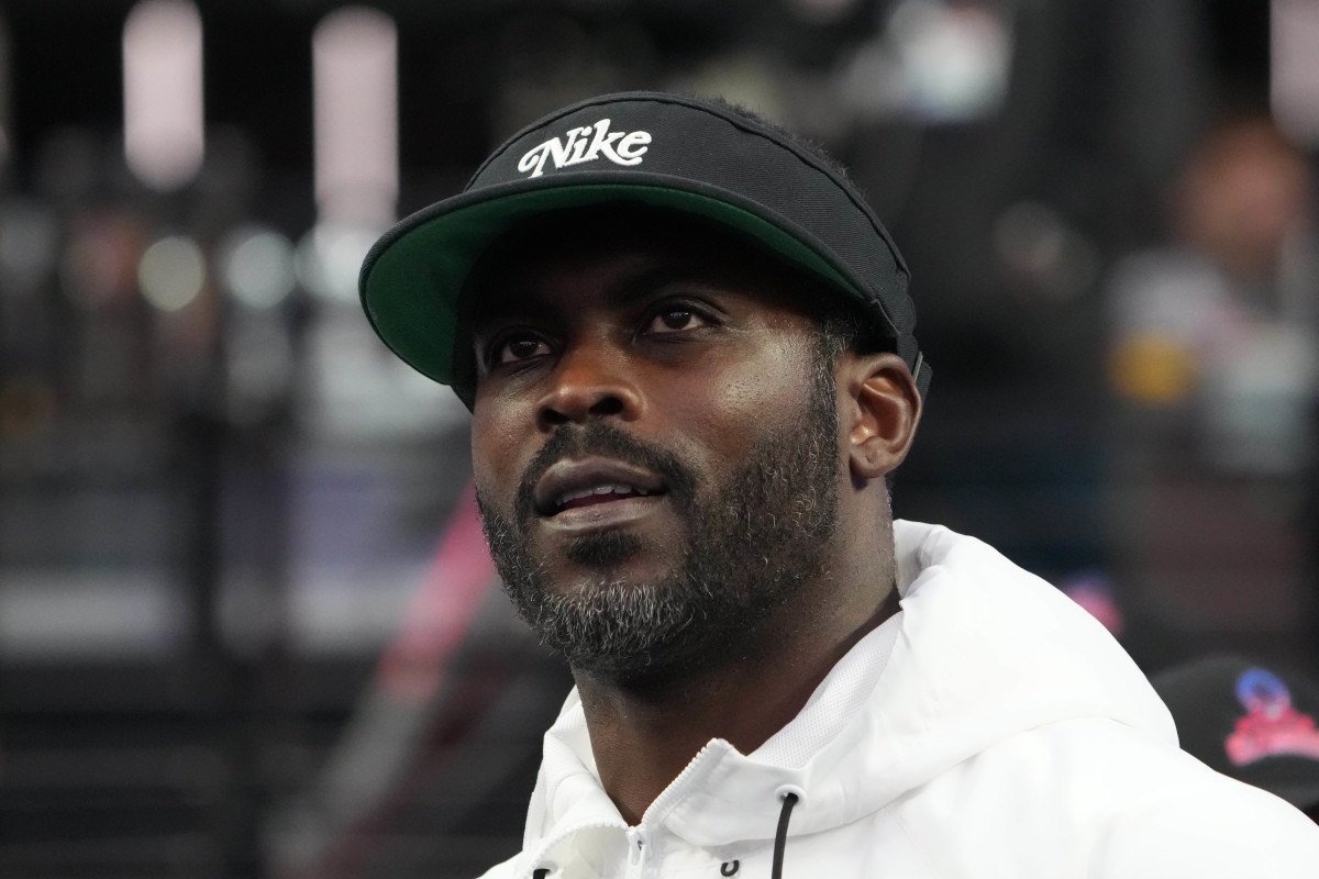 Michael Vick says his former coach Andy Reid 'might be the greatest coach  of all time' 