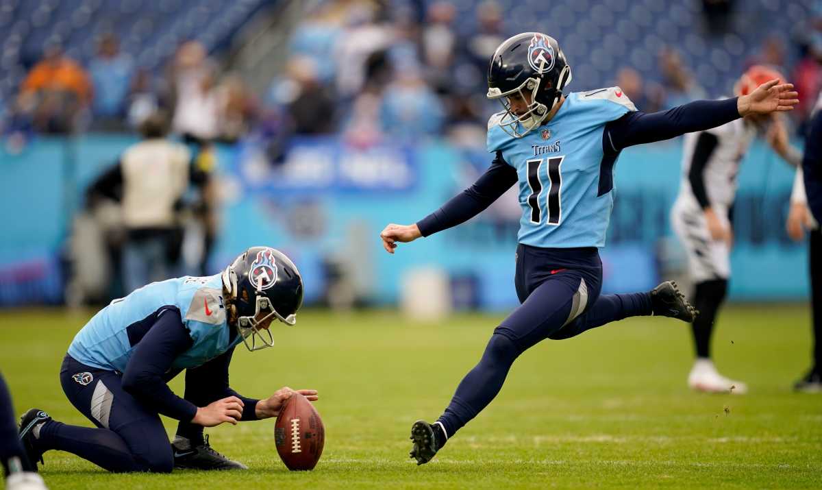 NASHVILLE, TN - NOVEMBER 27: Tennessee Titans place kicker Caleb Shudak (11)  connects on a field goal in the second half during a game between the  Tennessee Titans and Cincinnati Bengals, November