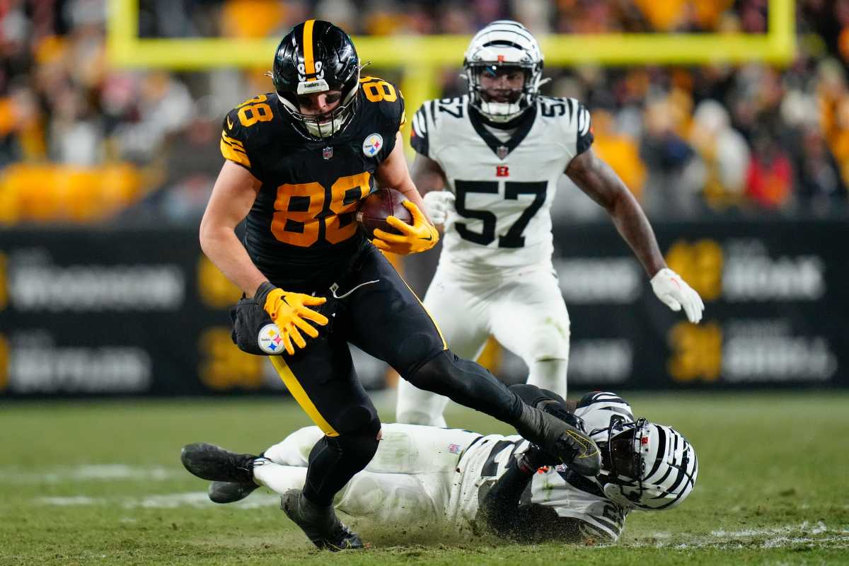 Pat Freiermuth TE Pittsburgh Steelers, Every play, 2022