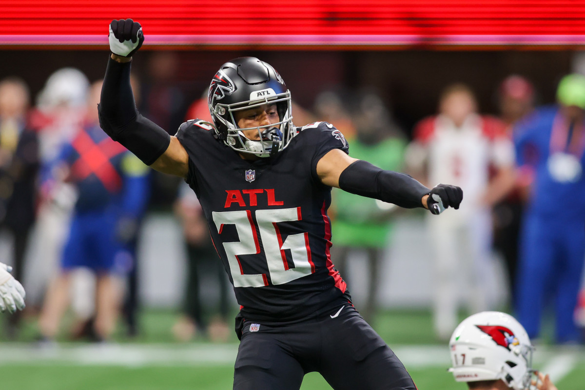 Q&A with Falcons cornerback Isaiah Oliver