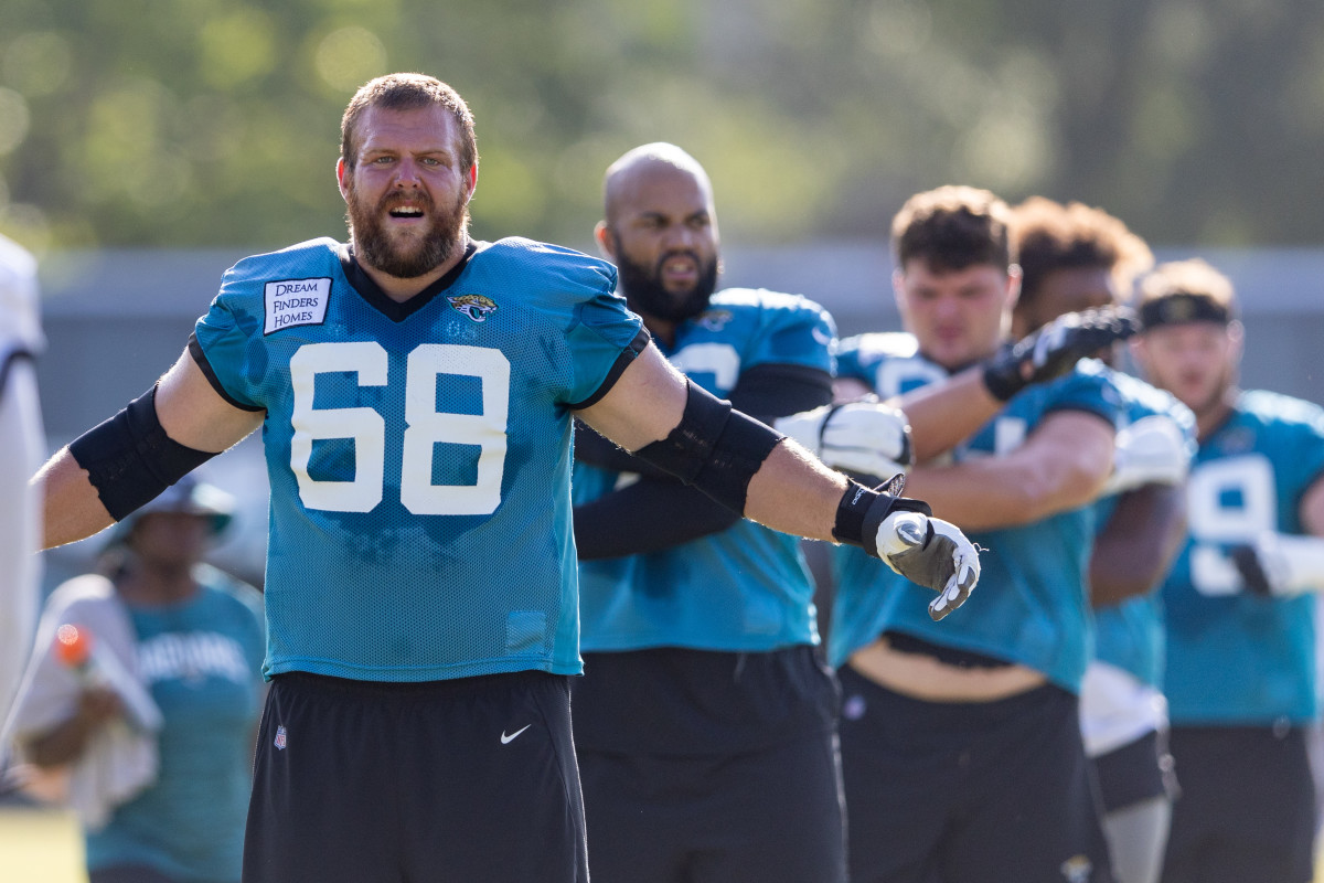 Jaguars OG Cooper Hodges will 'miss a little time' with patella injury