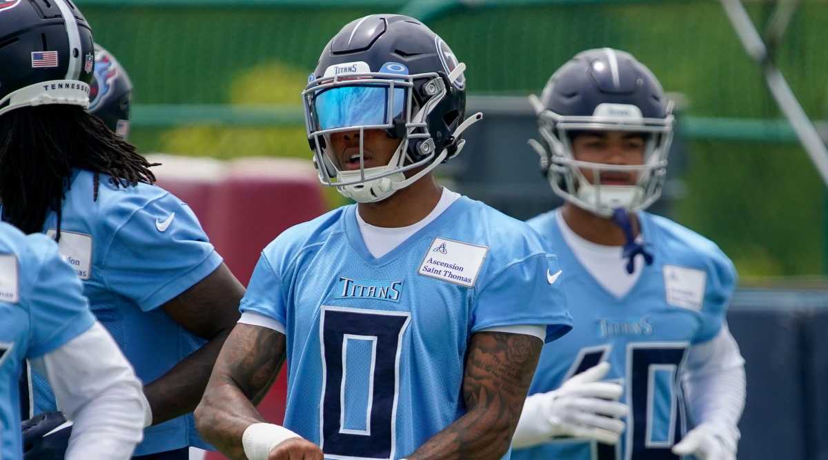 Tennessee Titans cornerback Sean Murphy-Bunting (0) makes a catch during  practice at the NFL football team's training facility Tuesday, June 6, 2023,  in Nashville, Tenn. (AP Photo/George Walker IV Stock Photo - Alamy