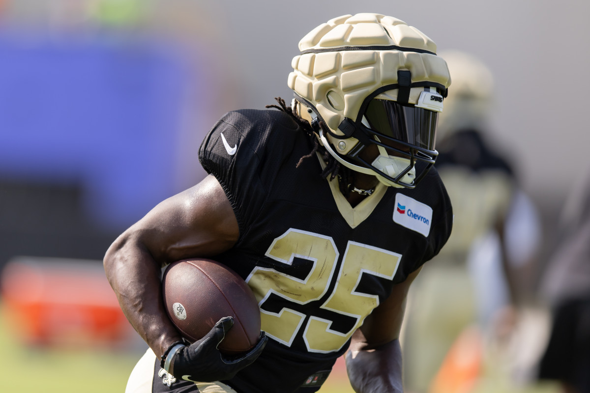 New Orleans Saints - Rookie RB Alvin Kamara in the black and gold! ( 