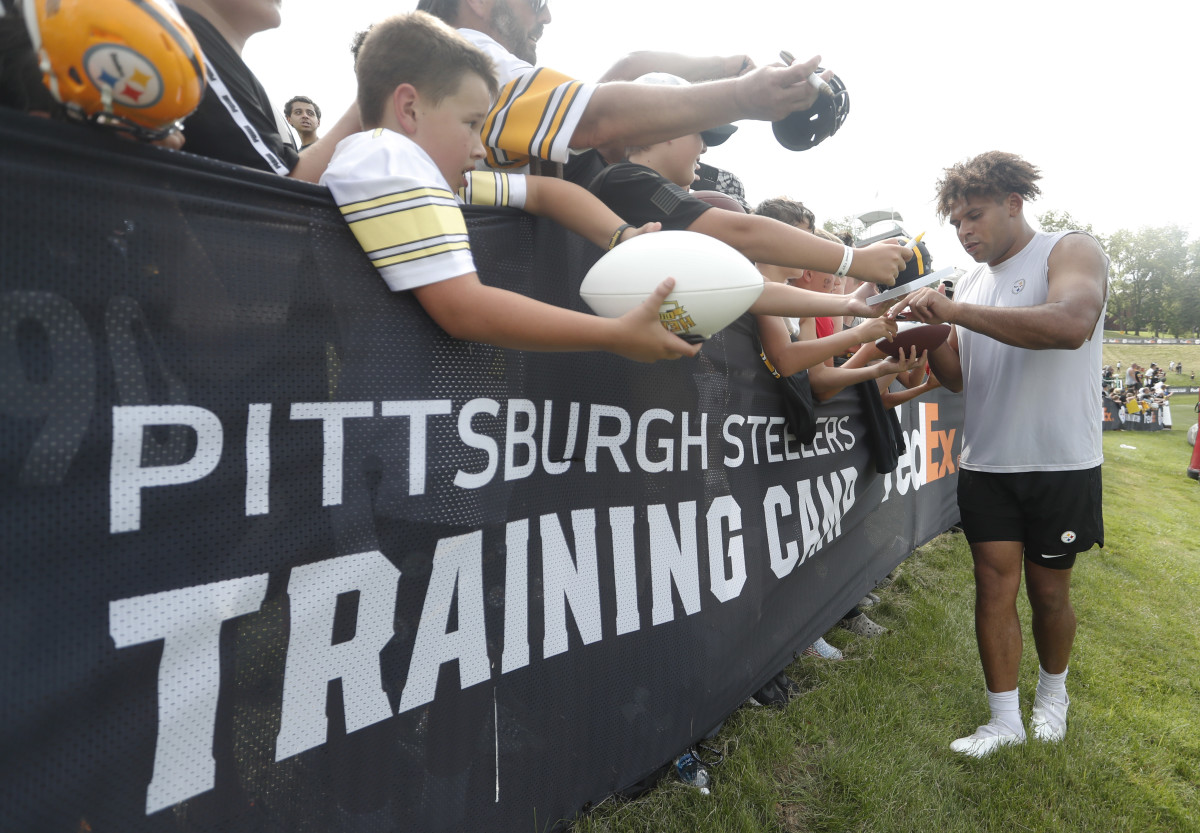 Record Crowd At Latrobe For #Steelers Friday Night Lights! 