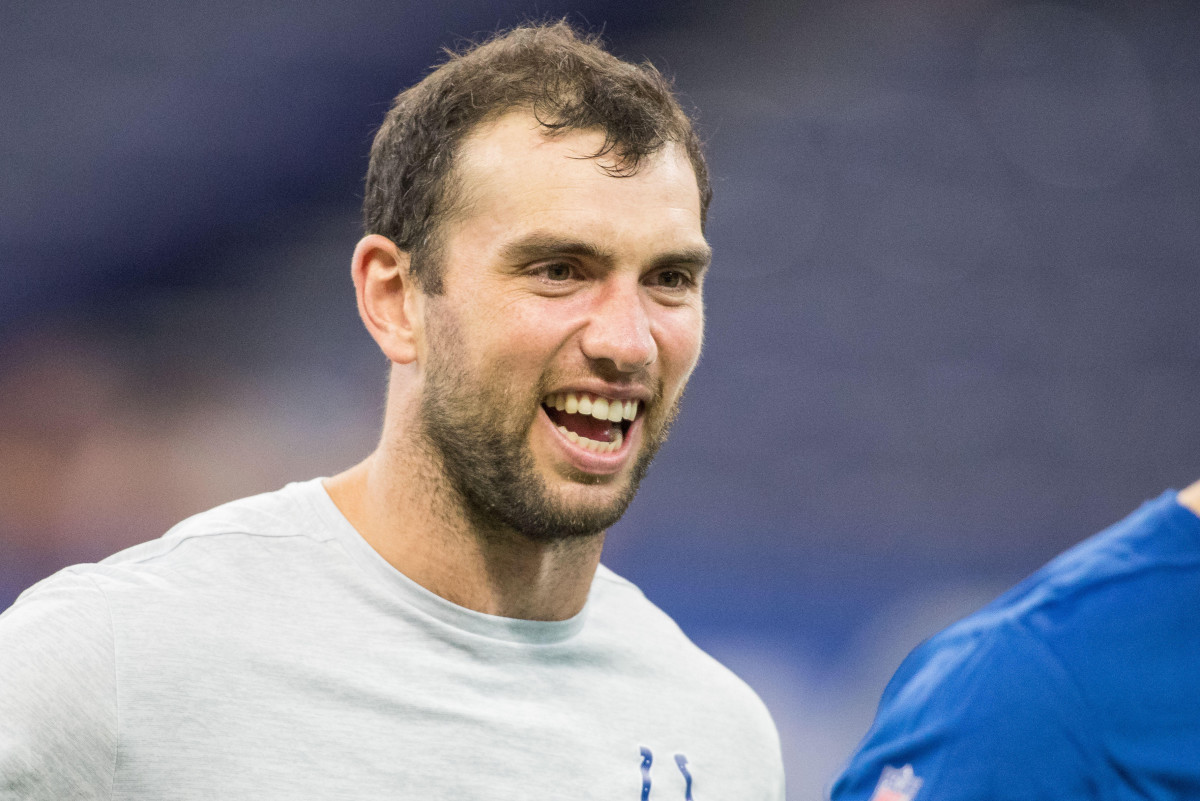 Ex-Colts QB Andrew Luck returns to football as HS coach