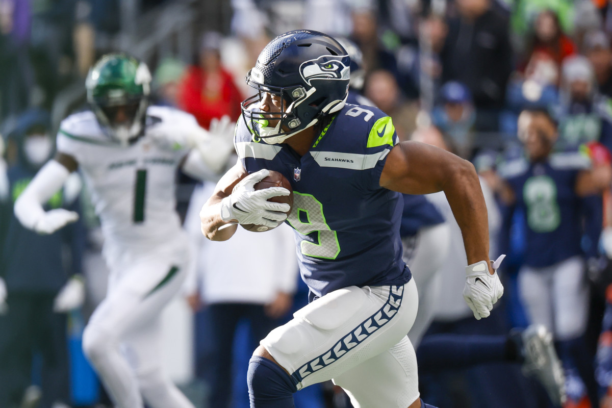 Seahawks: Kenneth Walker III at risk of losing starting running back job