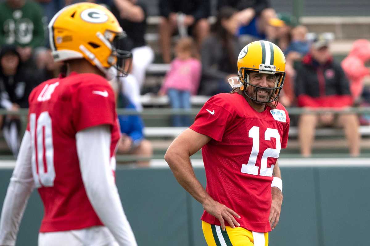 Jordan Love shares hilarious message Aaron Rodgers sent him before first  playoff game