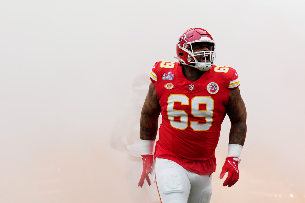 Kansas City Chiefs DL Mike Pennel receives honor for his big ...